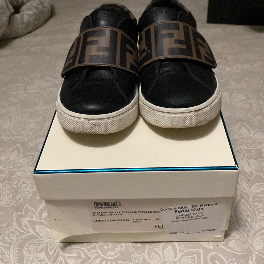 Shoe